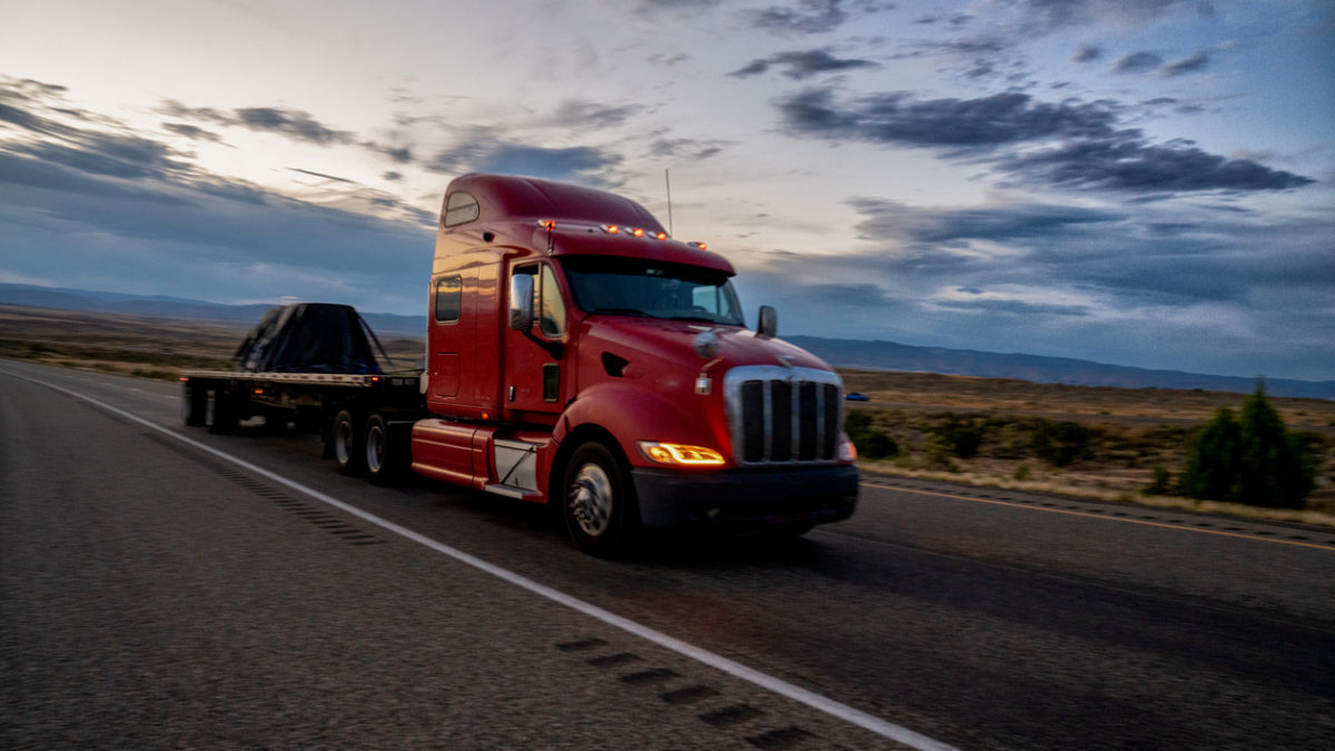 The Ins and Outs of Hiring Flatbed Trucking Companies
