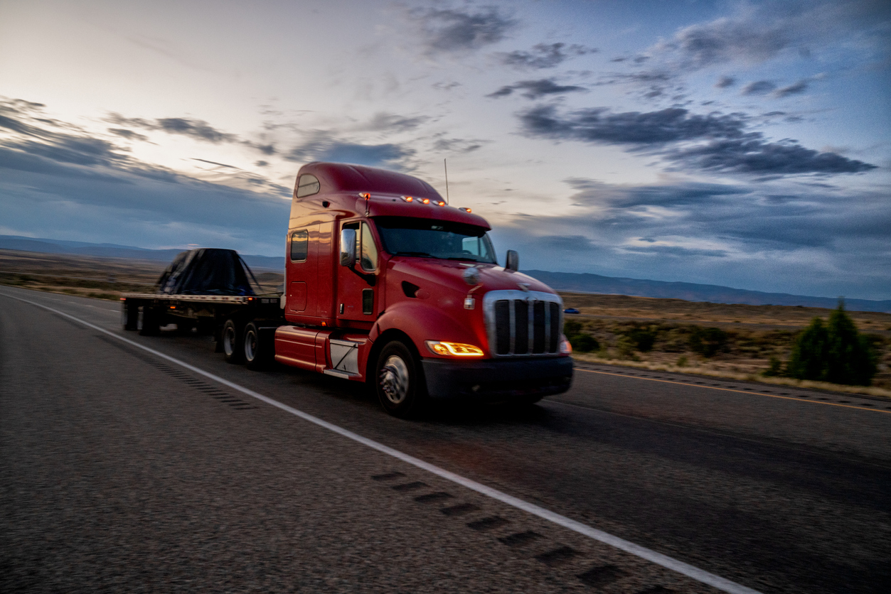 The Ins and Outs of Hiring Flatbed Trucking Companies