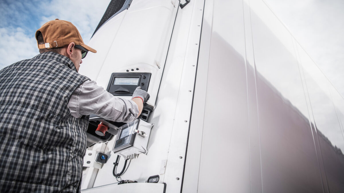 The Essentials of Refrigerated Truck Services in North America