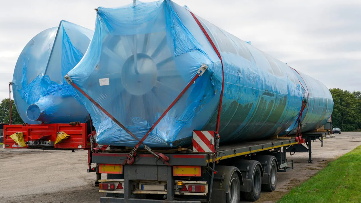 How to Prepare Oversized Loads for Flatbed Transport